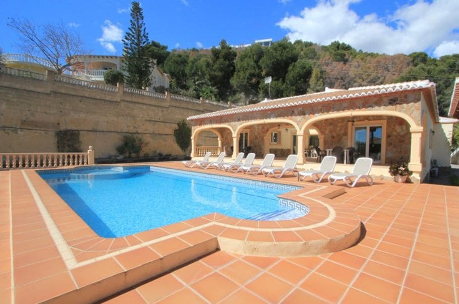 4 bedroom Villa for sale in Calpe / Calp with pool garage - € 670,000 (Ref: 9459576)