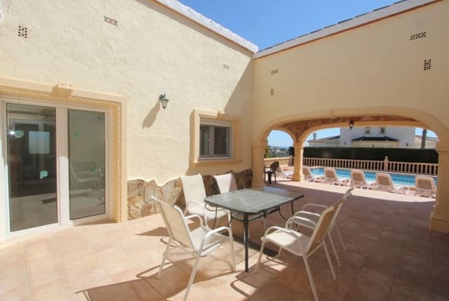 4 bedroom Villa for sale in Calpe / Calp with pool garage - € 670,000 (Ref: 9459576)