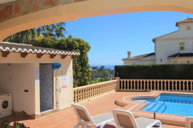 4 bedroom Villa for sale in Calpe / Calp with pool garage - € 670,000 (Ref: 9459576)
