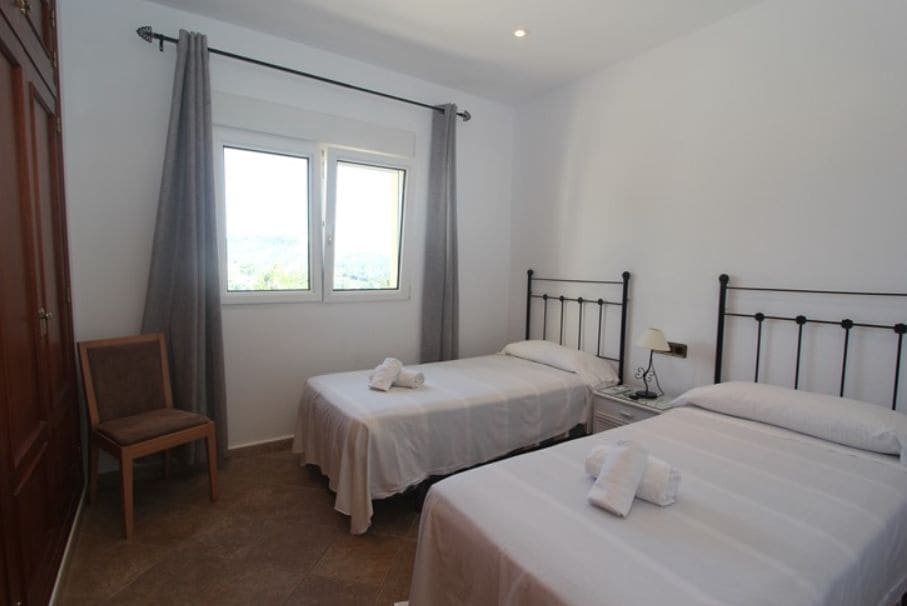 4 bedroom Villa for sale in Calpe / Calp with pool garage - € 670,000 (Ref: 9459576)