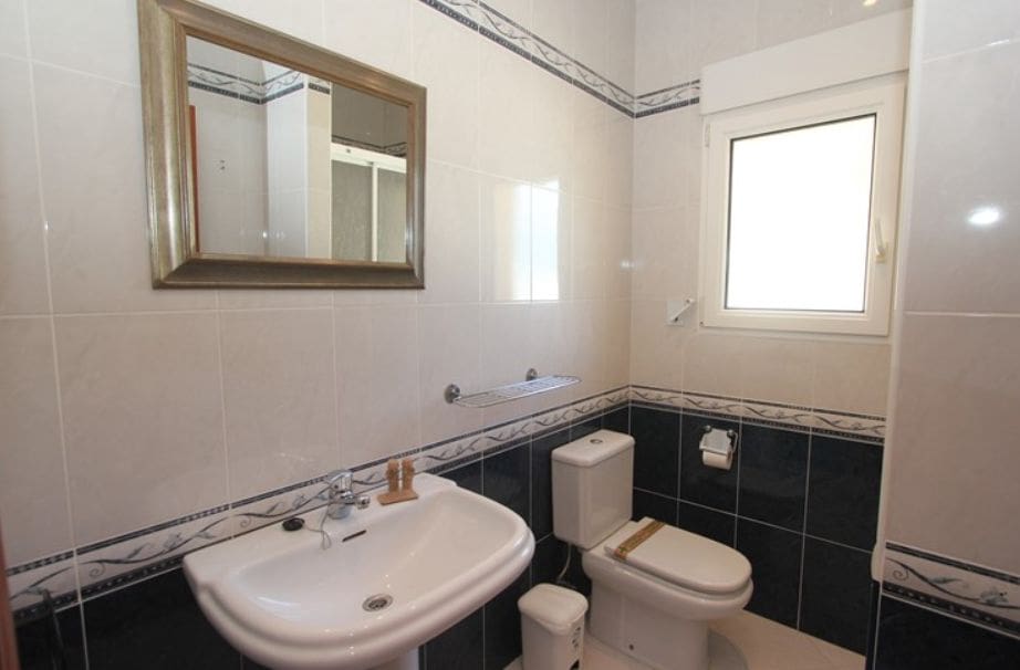 4 bedroom Villa for sale in Calpe / Calp with pool garage - € 670,000 (Ref: 9459576)