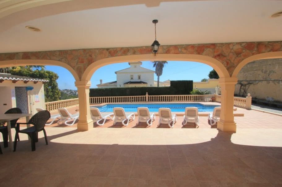 4 bedroom Villa for sale in Calpe / Calp with pool garage - € 670,000 (Ref: 9459576)
