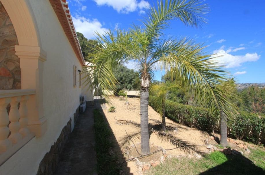 4 bedroom Villa for sale in Calpe / Calp with pool garage - € 670,000 (Ref: 9459576)