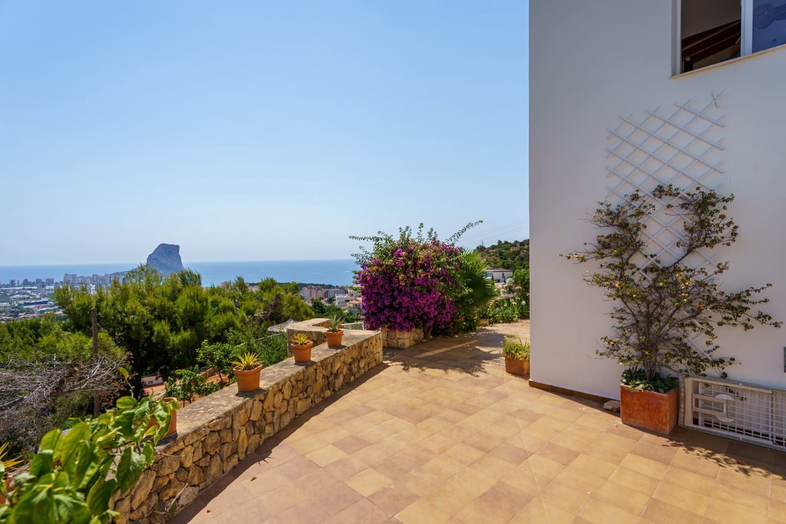 6 bedroom Villa for sale in Calpe / Calp with pool garage - € 795,000 (Ref: 9459577)