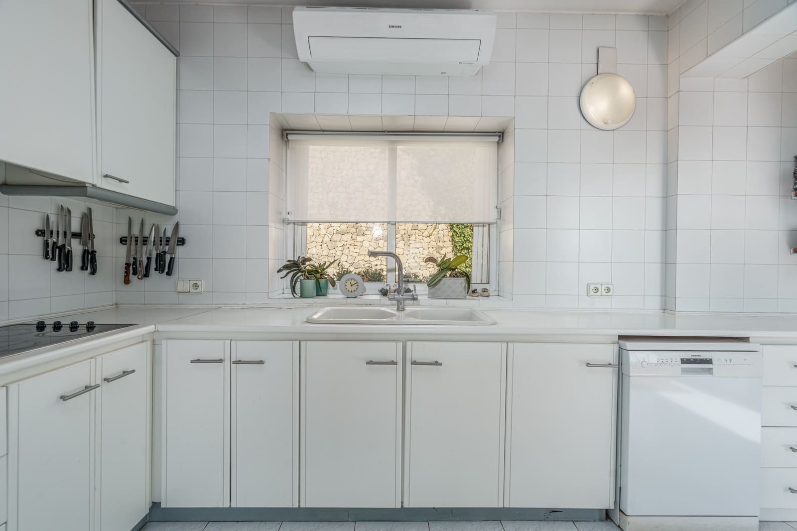 6 bedroom Villa for sale in Calpe / Calp with pool garage - € 795,000 (Ref: 9459577)