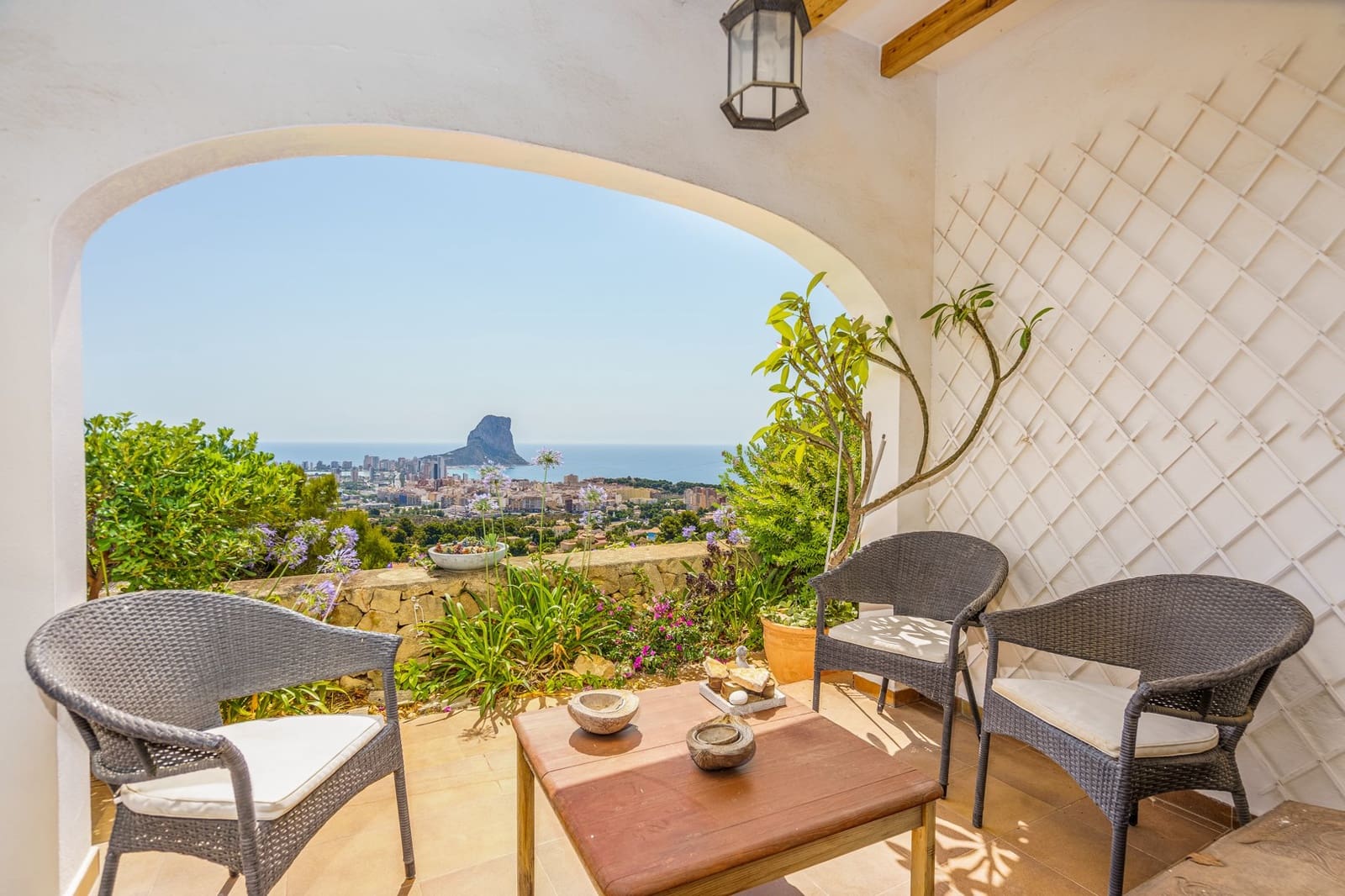 6 bedroom Villa for sale in Calpe / Calp with pool garage - € 795,000 (Ref: 9459577)