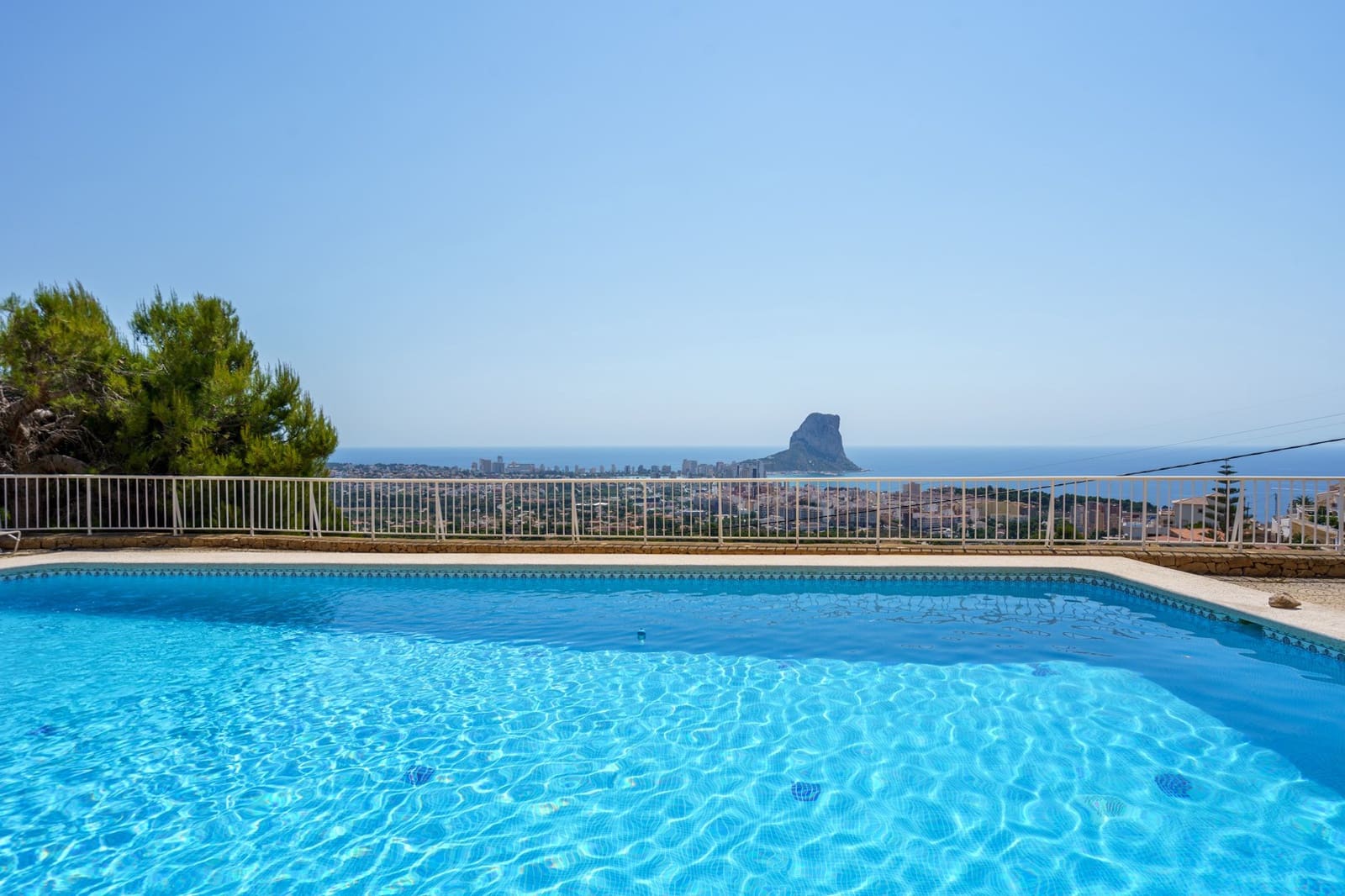 6 bedroom Villa for sale in Calpe / Calp with pool garage - € 795,000 (Ref: 9459577)