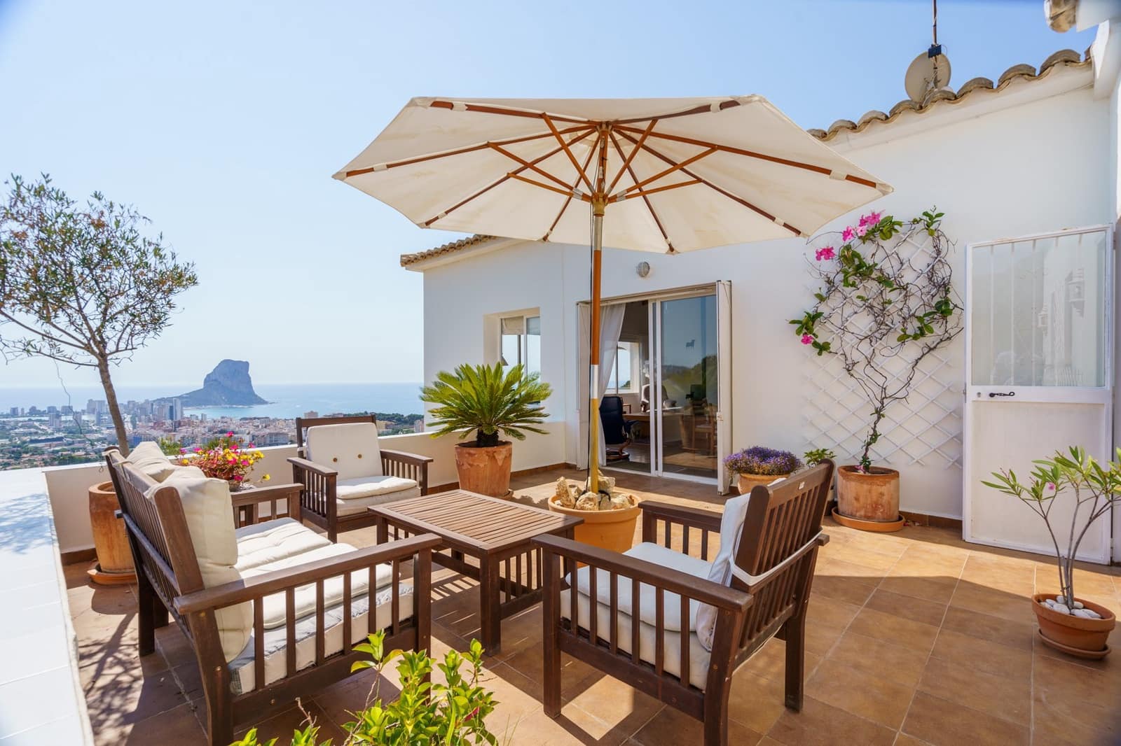 6 bedroom Villa for sale in Calpe / Calp with pool garage - € 795,000 (Ref: 9459577)