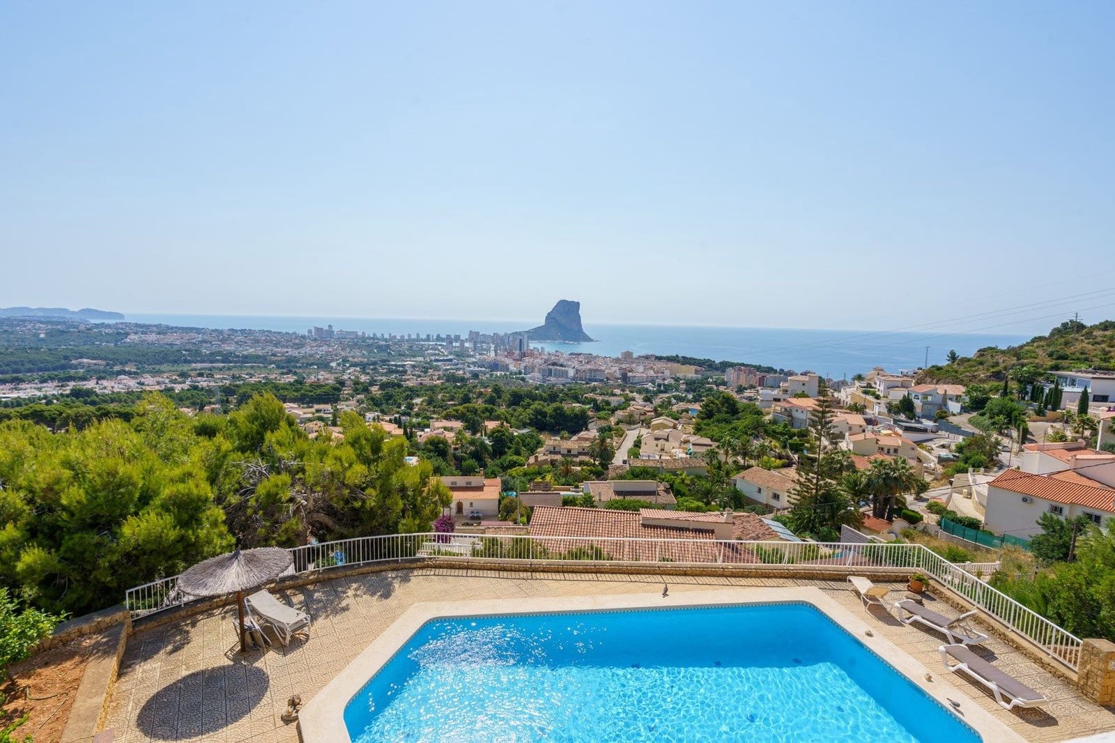 6 bedroom Villa for sale in Calpe / Calp with pool garage - € 795,000 (Ref: 9459577)