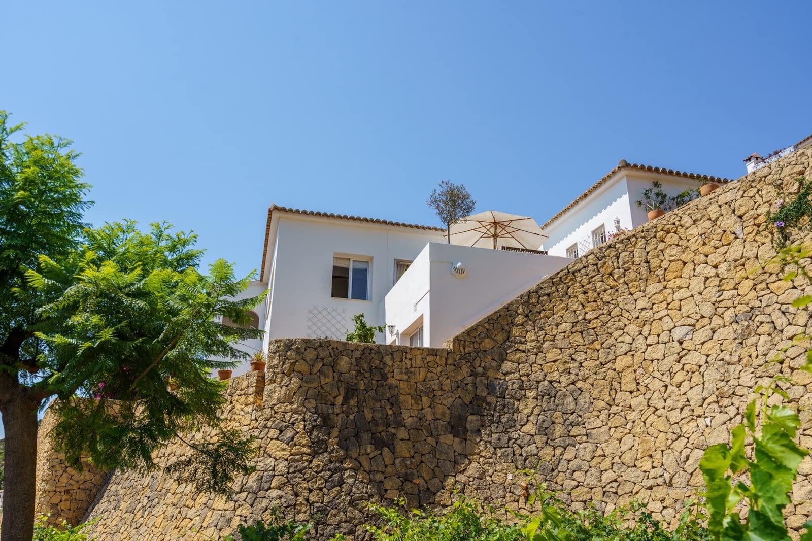 6 bedroom Villa for sale in Calpe / Calp with pool garage - € 795,000 (Ref: 9459577)