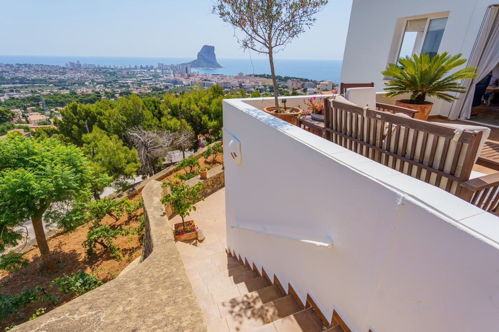 6 bedroom Villa for sale in Calpe / Calp with pool garage - € 795,000 (Ref: 9459577)
