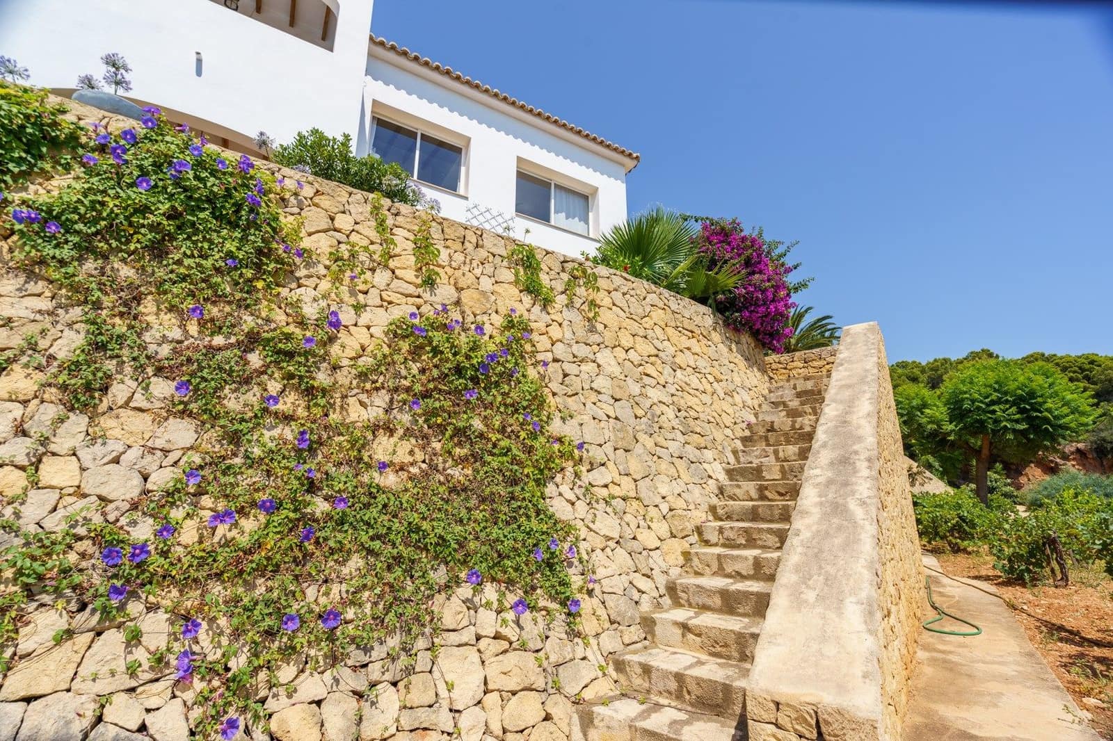 6 bedroom Villa for sale in Calpe / Calp with pool garage - € 795,000 (Ref: 9459577)