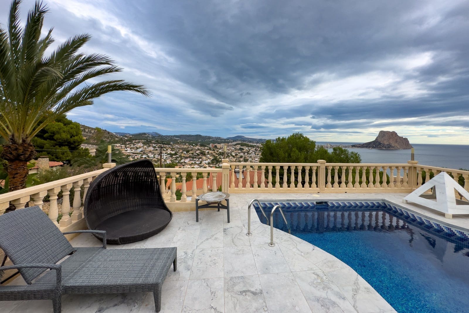 5 bedroom Villa for sale in Calpe / Calp with pool garage - € 680,000 (Ref: 9459578)