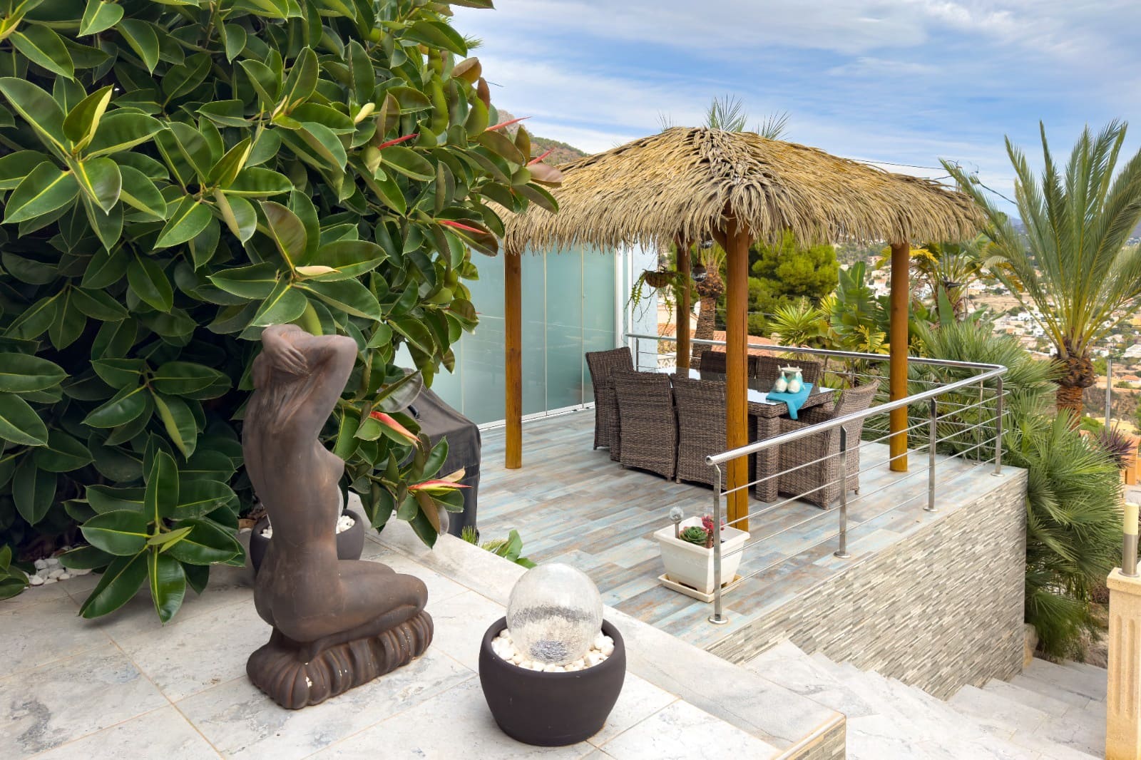 5 bedroom Villa for sale in Calpe / Calp with pool garage - € 680,000 (Ref: 9459578)