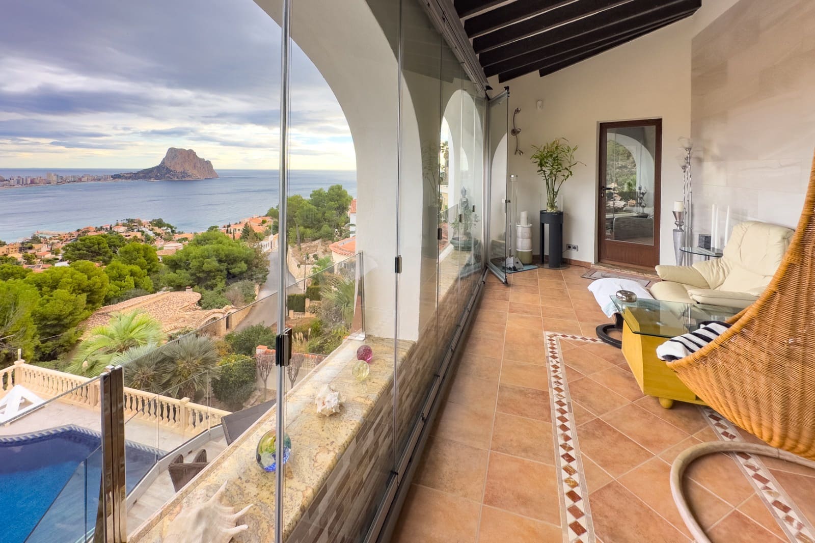 5 bedroom Villa for sale in Calpe / Calp with pool garage - € 680,000 (Ref: 9459578)