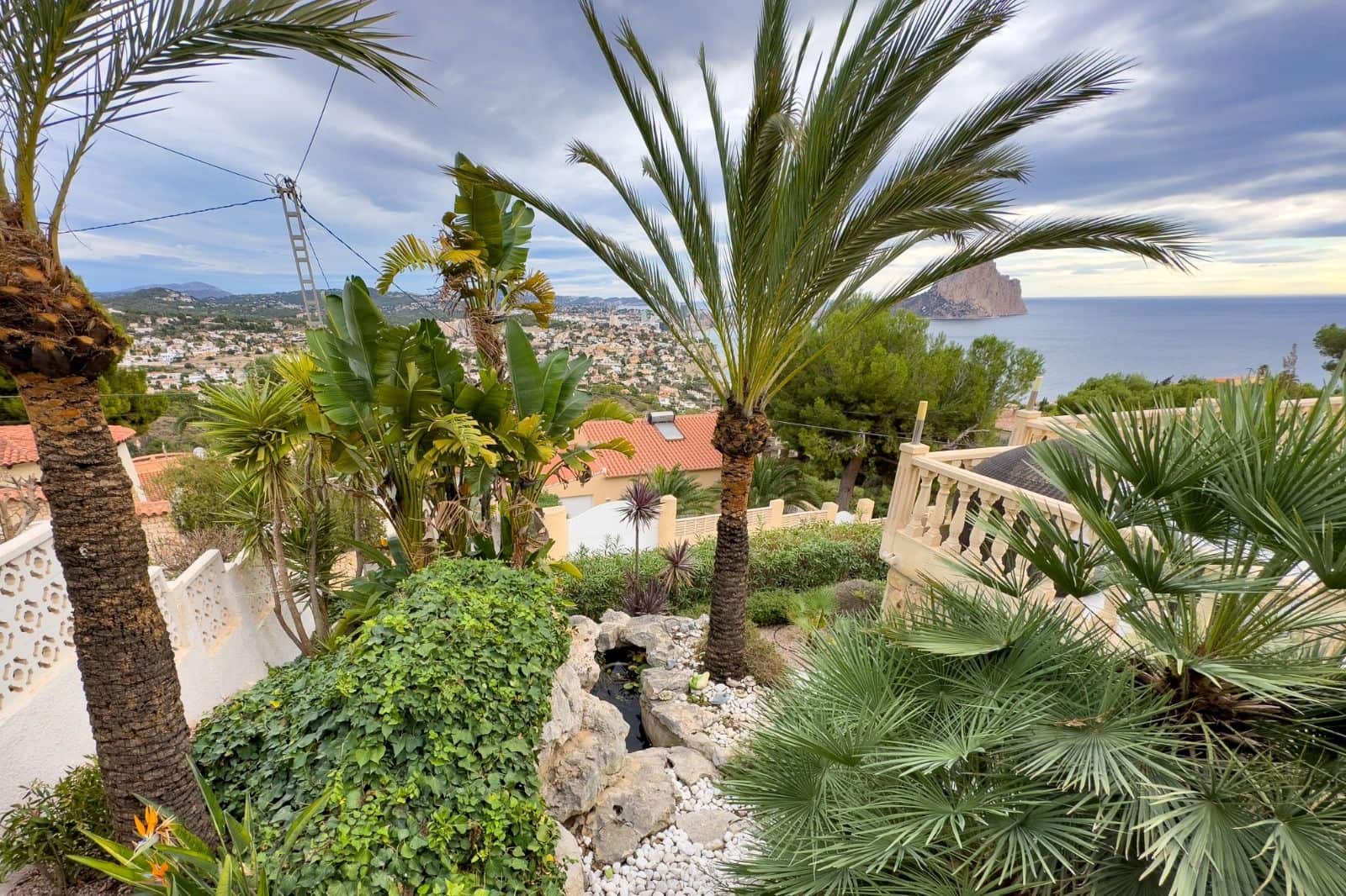 5 bedroom Villa for sale in Calpe / Calp with pool garage - € 680,000 (Ref: 9459578)