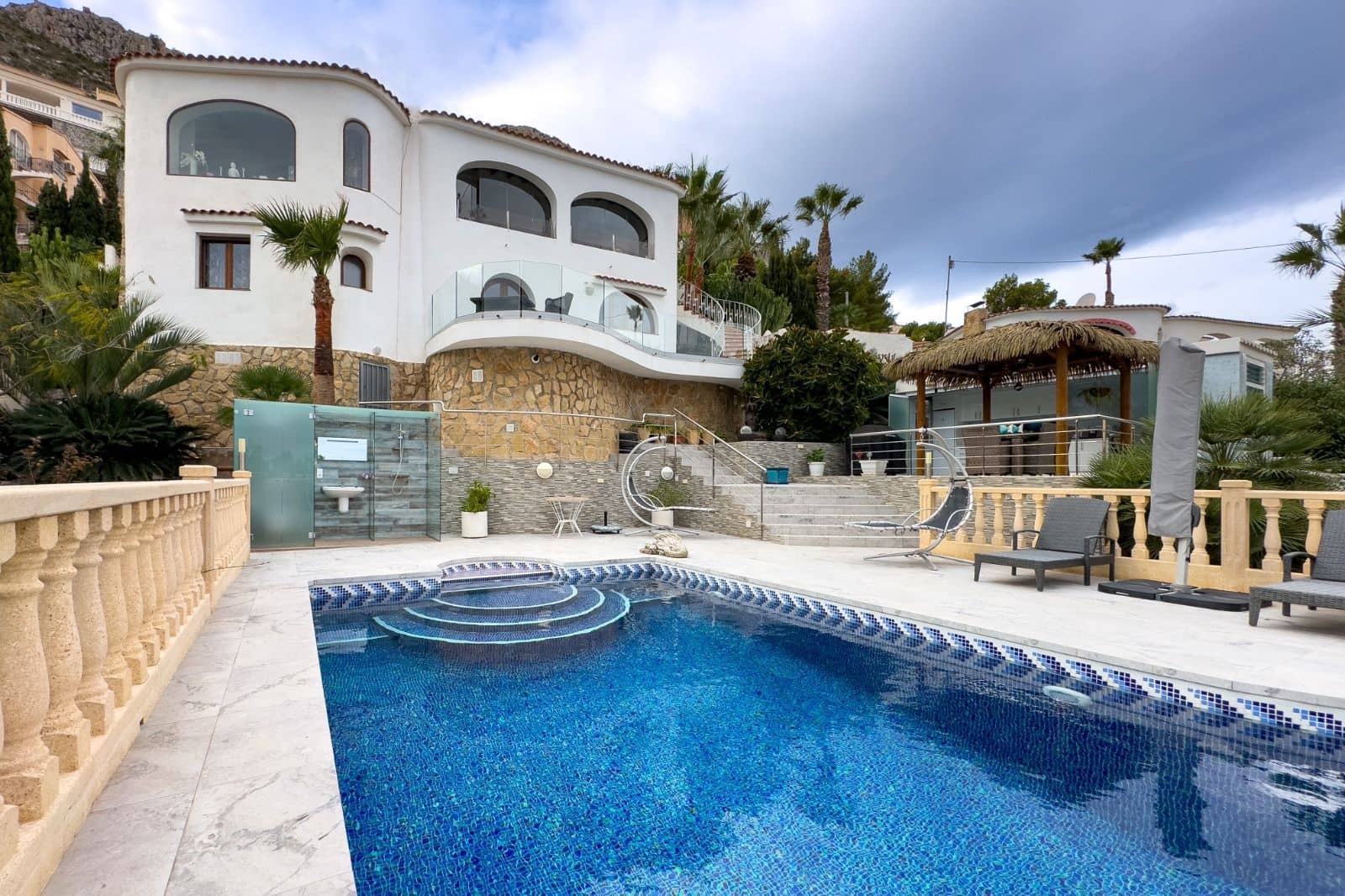 5 bedroom Villa for sale in Calpe / Calp with pool garage - € 680,000 (Ref: 9459578)