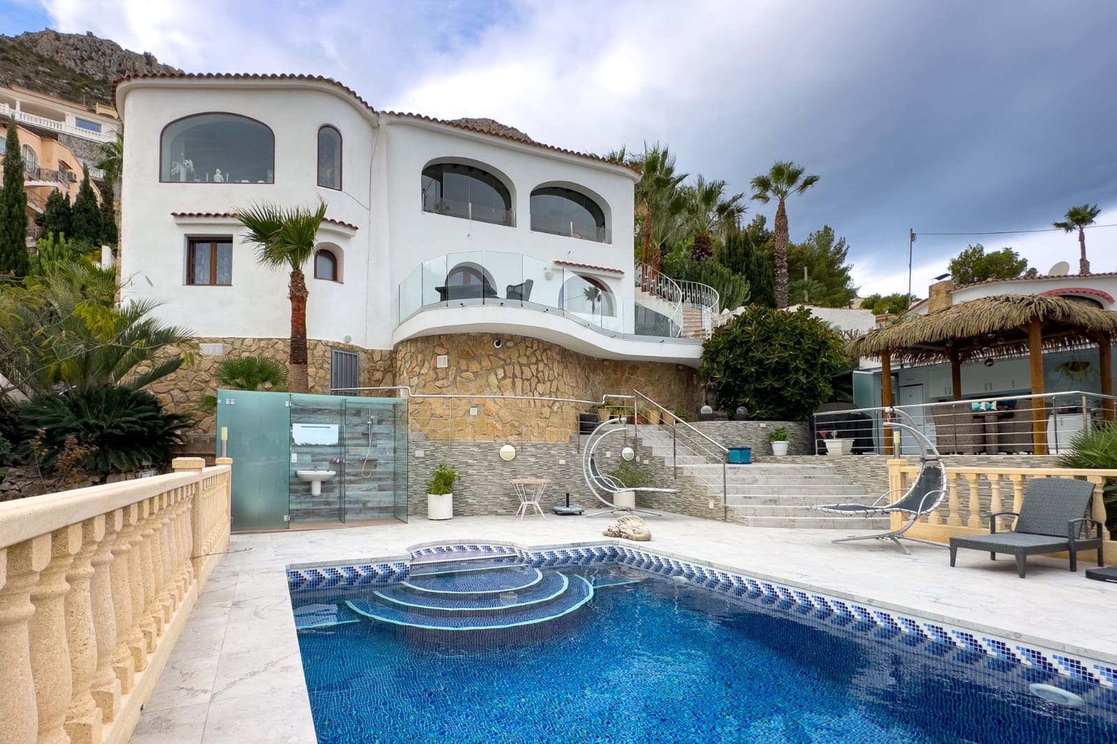 5 bedroom Villa for sale in Calpe / Calp with pool garage - € 680,000 (Ref: 9459578)