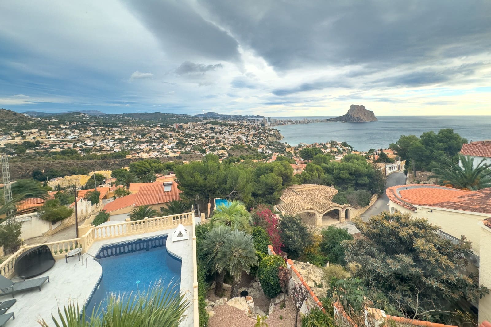 5 bedroom Villa for sale in Calpe / Calp with pool garage - € 680,000 (Ref: 9459578)