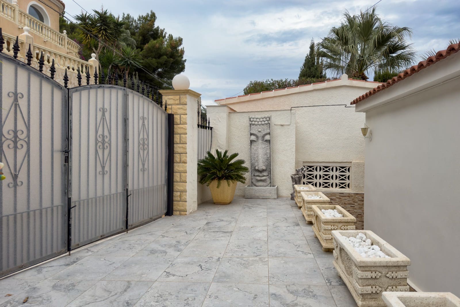 5 bedroom Villa for sale in Calpe / Calp with pool garage - € 680,000 (Ref: 9459578)