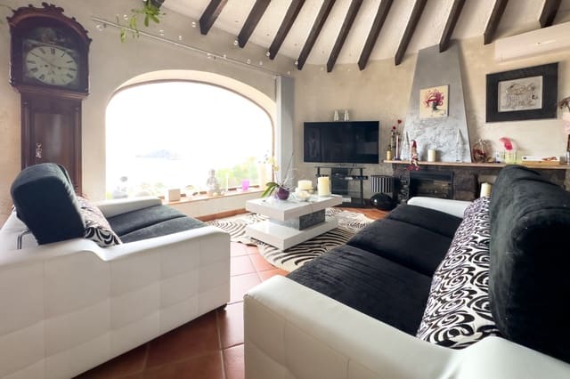 5 bedroom Villa for sale in Calpe / Calp with pool garage - € 680,000 (Ref: 9459578)