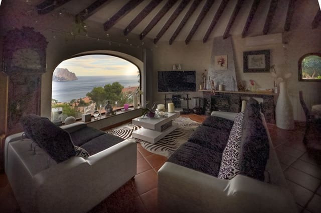 5 bedroom Villa for sale in Calpe / Calp with pool garage - € 680,000 (Ref: 9459578)