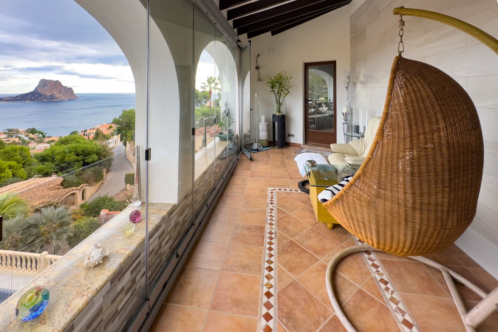 5 bedroom Villa for sale in Calpe / Calp with pool garage - € 680,000 (Ref: 9459578)