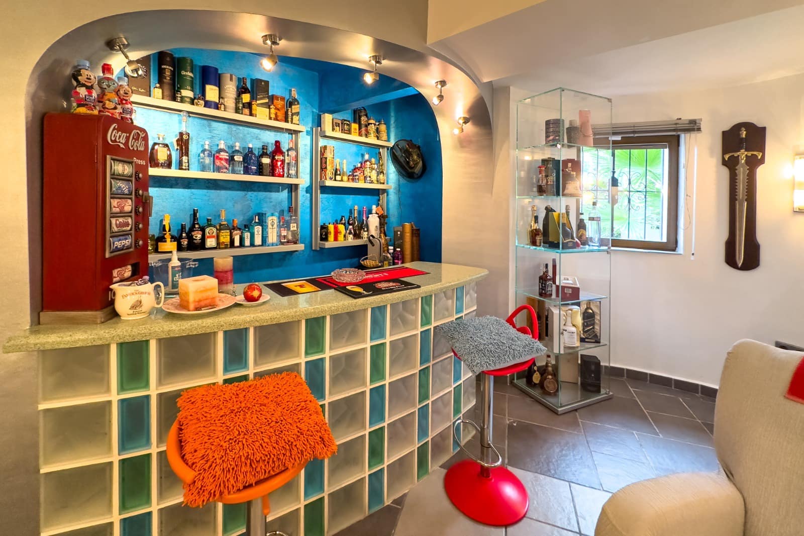 5 bedroom Villa for sale in Calpe / Calp with pool garage - € 680,000 (Ref: 9459578)