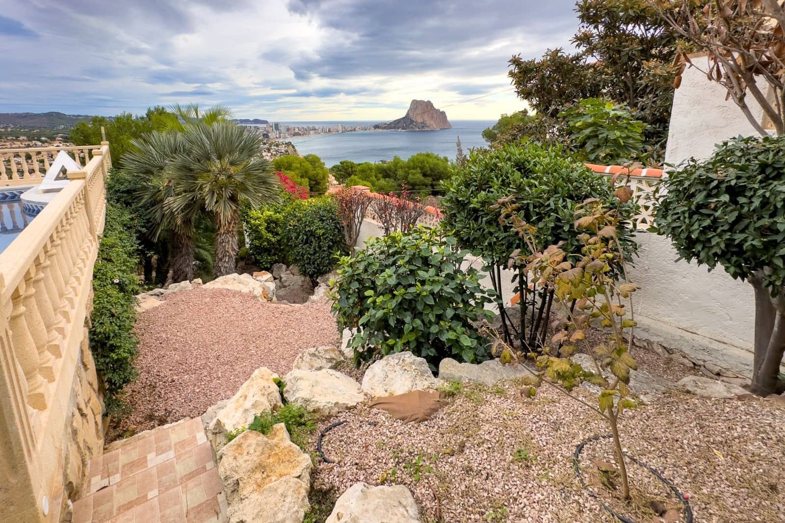5 bedroom Villa for sale in Calpe / Calp with pool garage - € 680,000 (Ref: 9459578)