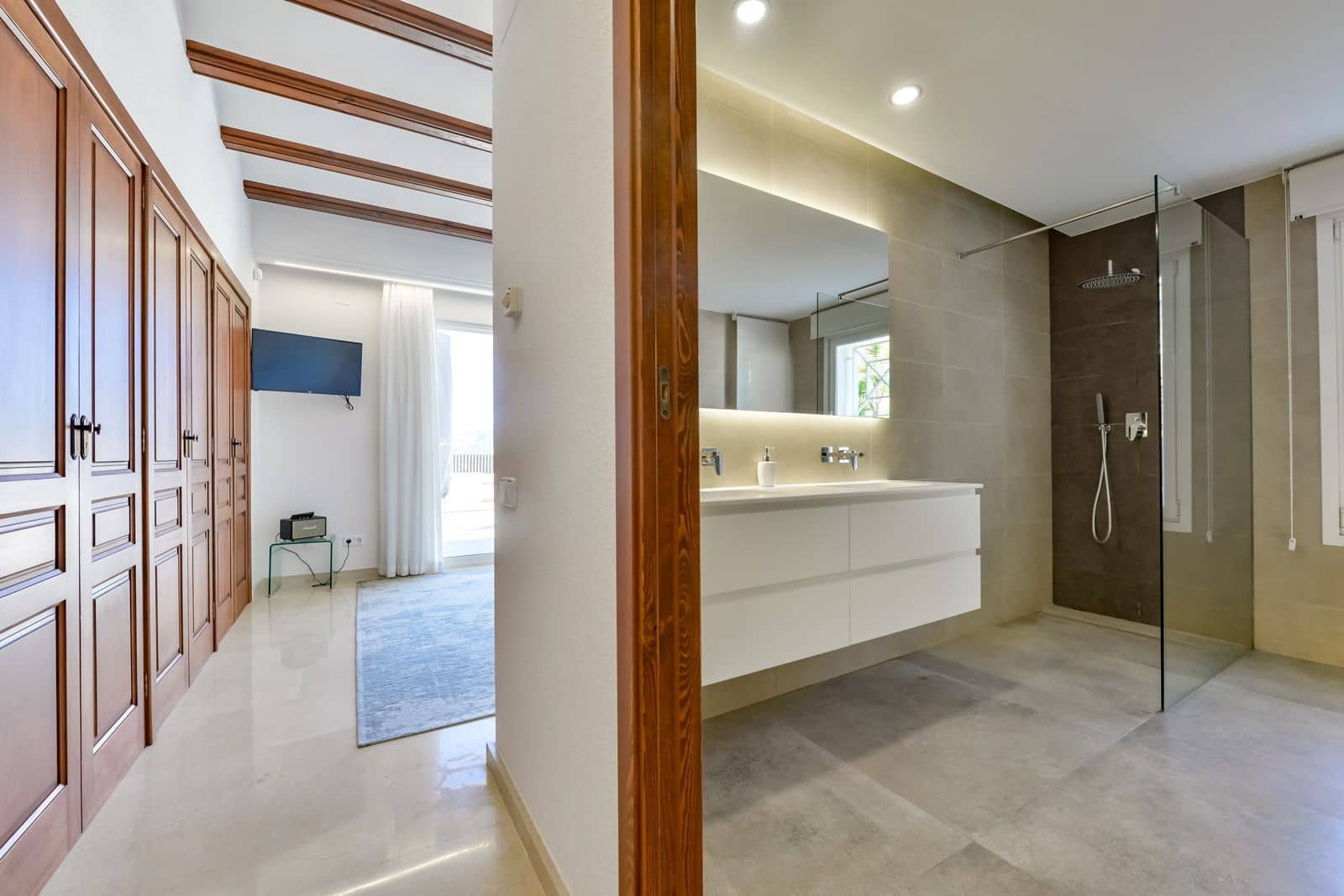 8 bedroom Villa for sale in Altea with pool garage - € 2,650,000 (Ref: 9459586)