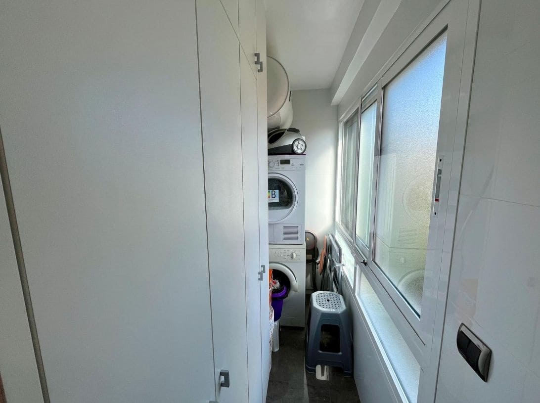 3 bedroom Apartment for sale in Benidorm with pool garage - € 472,500 (Ref: 9459591)