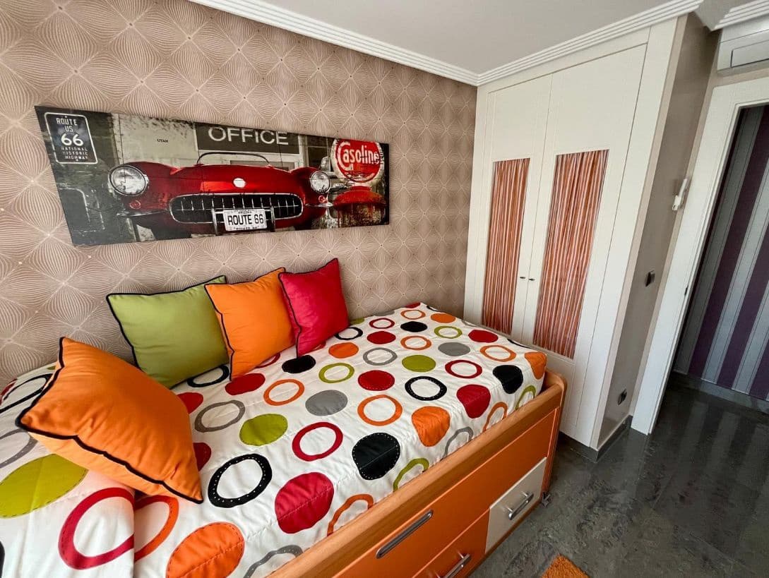 3 bedroom Apartment for sale in Benidorm with pool garage - € 472,500 (Ref: 9459591)