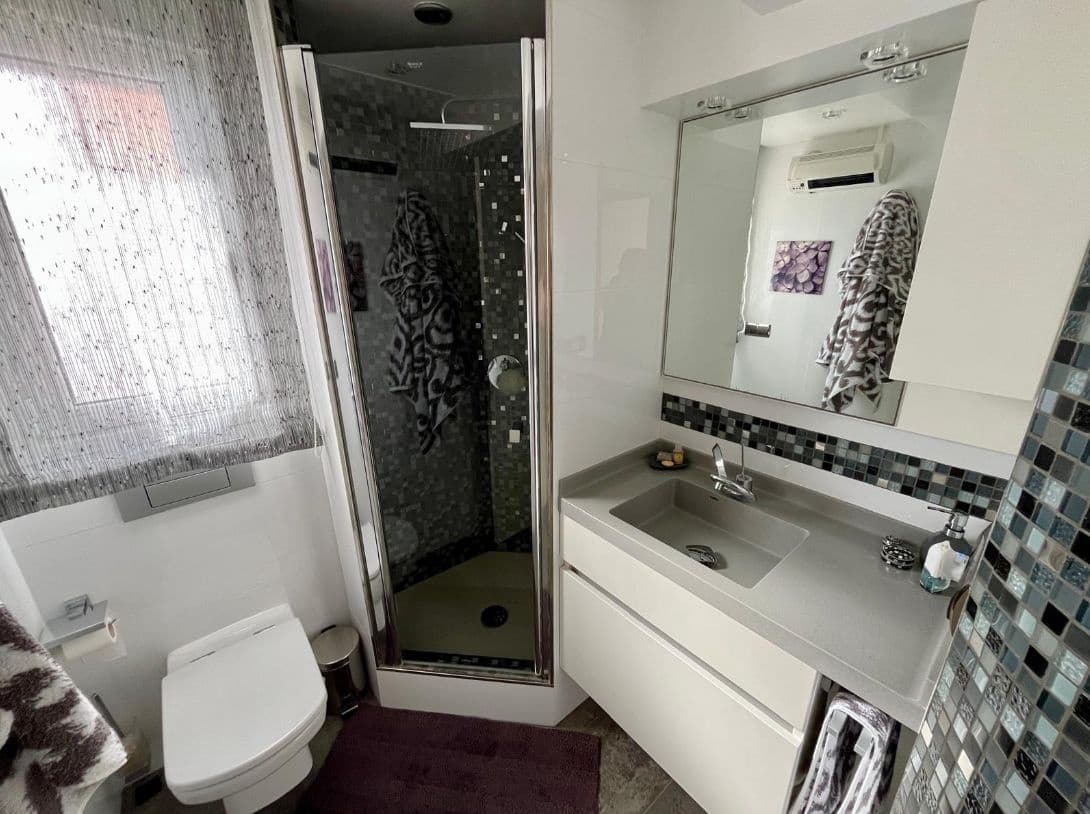 3 bedroom Apartment for sale in Benidorm with pool garage - € 472,500 (Ref: 9459591)