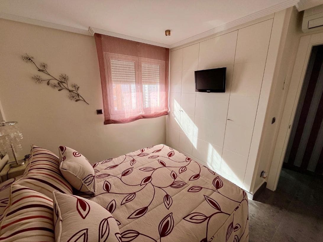 3 bedroom Apartment for sale in Benidorm with pool garage - € 472,500 (Ref: 9459591)