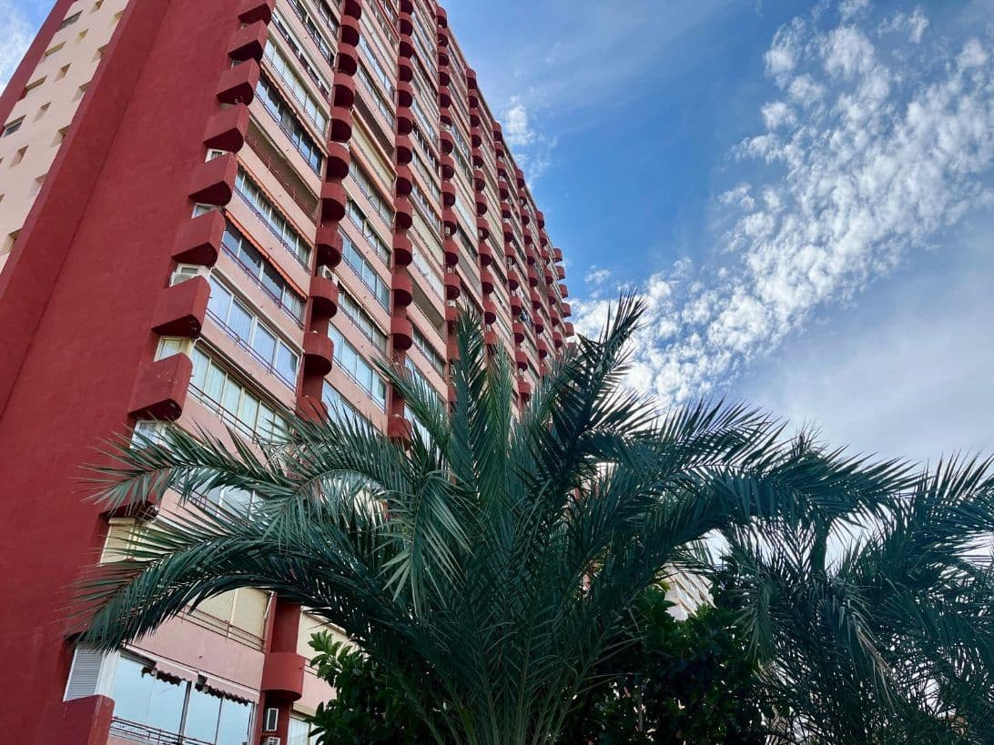 3 bedroom Apartment for sale in Benidorm with pool garage - € 472,500 (Ref: 9459591)