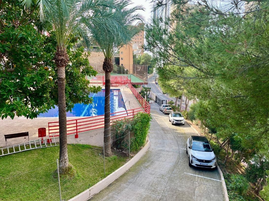 3 bedroom Apartment for sale in Benidorm with pool garage - € 472,500 (Ref: 9459591)