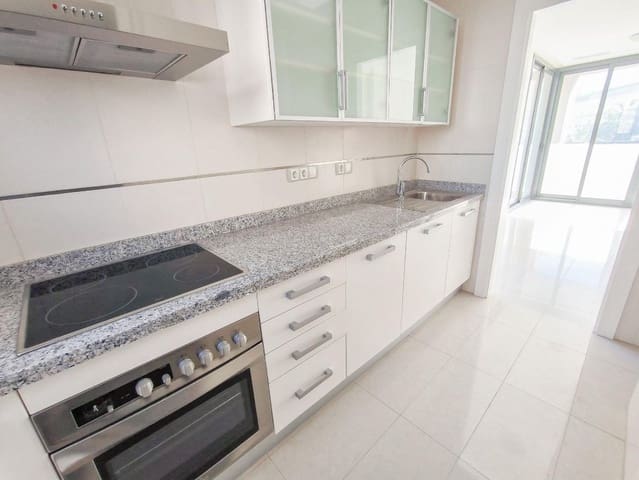 2 bedroom Apartment for sale in Levante, Benidorm with pool - € 315,000 (Ref: 9459601)