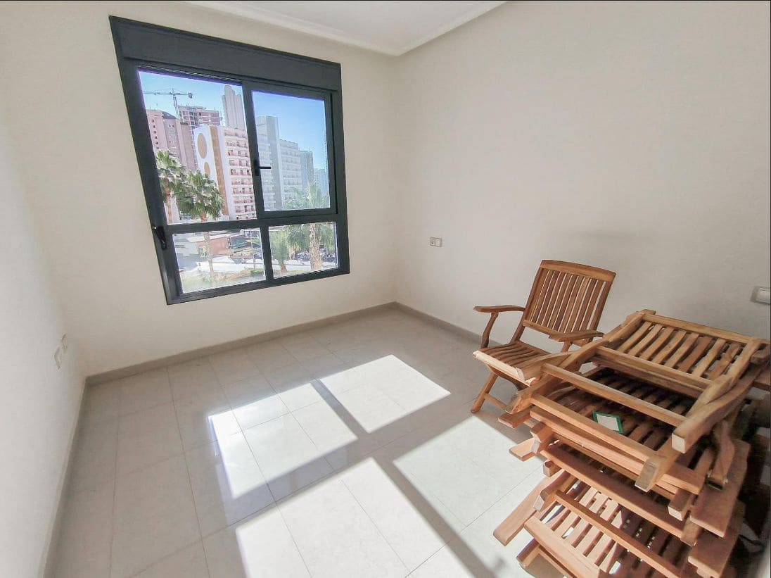2 bedroom Apartment for sale in Benidorm with pool - € 315,000 (Ref: 9459601)