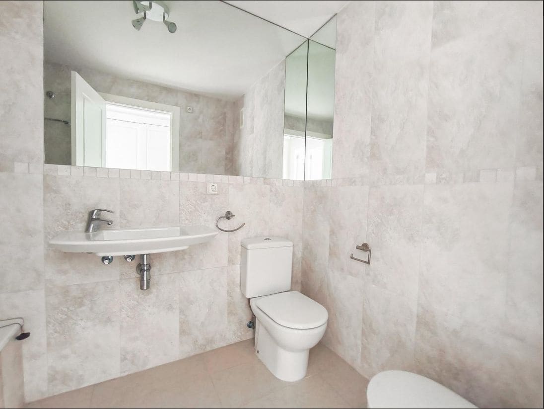 2 bedroom Apartment for sale in Benidorm with pool - € 315,000 (Ref: 9459601)