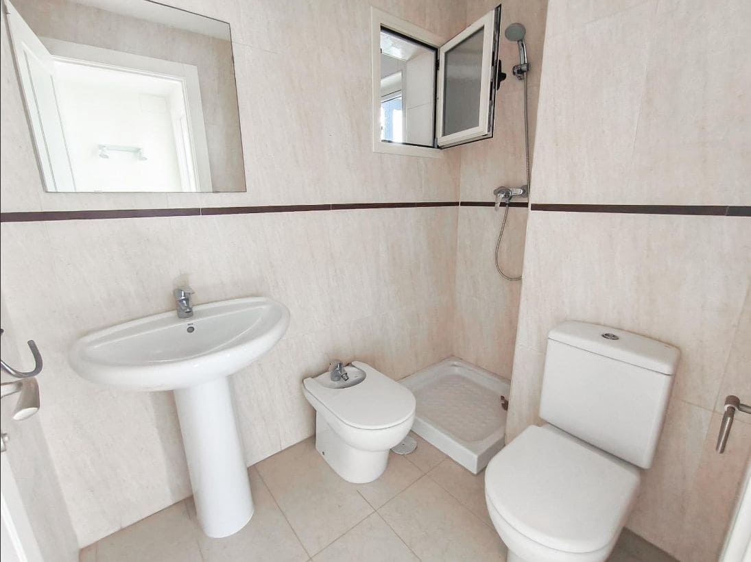 2 bedroom Apartment for sale in Benidorm with pool - € 315,000 (Ref: 9459601)