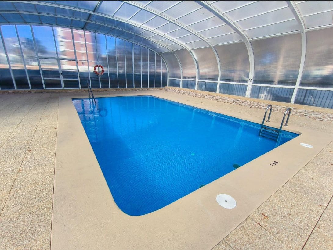 2 bedroom Apartment for sale in Benidorm with pool - € 315,000 (Ref: 9459601)