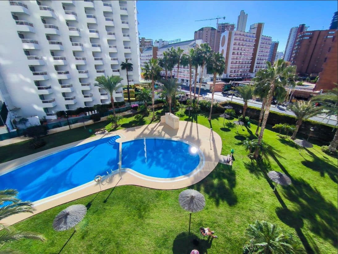 2 bedroom Apartment for sale in Benidorm with pool - € 315,000 (Ref: 9459601)