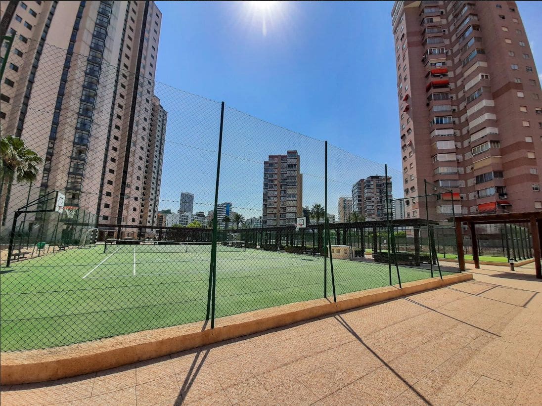 2 bedroom Apartment for sale in Benidorm with pool - € 315,000 (Ref: 9459601)