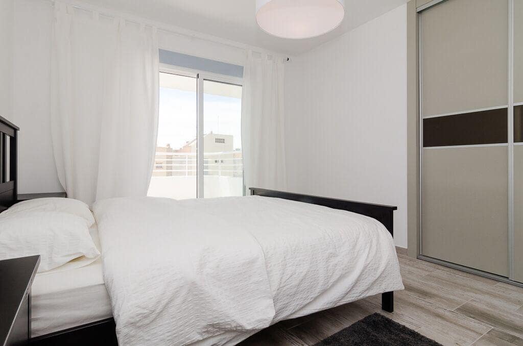 3 bedroom Penthouse for sale in Benidorm with pool - € 590,000 (Ref: 9459603)