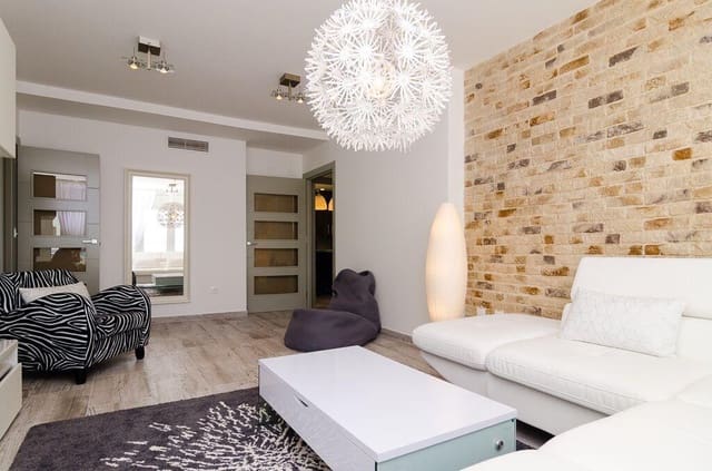 3 bedroom Penthouse for sale in Poniente, Benidorm with pool - € 590,000 (Ref: 9459603)