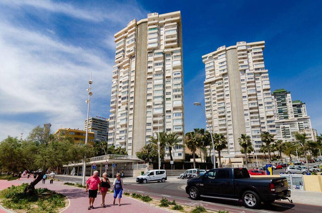 3 bedroom Penthouse for sale in Benidorm with pool - € 590,000 (Ref: 9459603)
