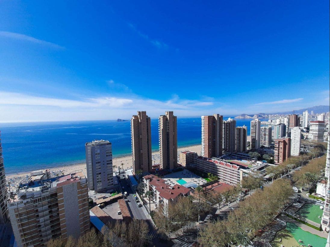 1 soverom Leilighet til salgs i Benidorm med svømmebasseng - € 315 000 (Ref: 9459604)