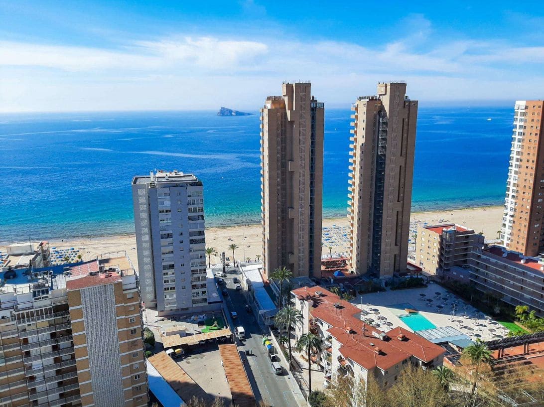 1 soverom Leilighet til salgs i Benidorm med svømmebasseng - € 315 000 (Ref: 9459604)