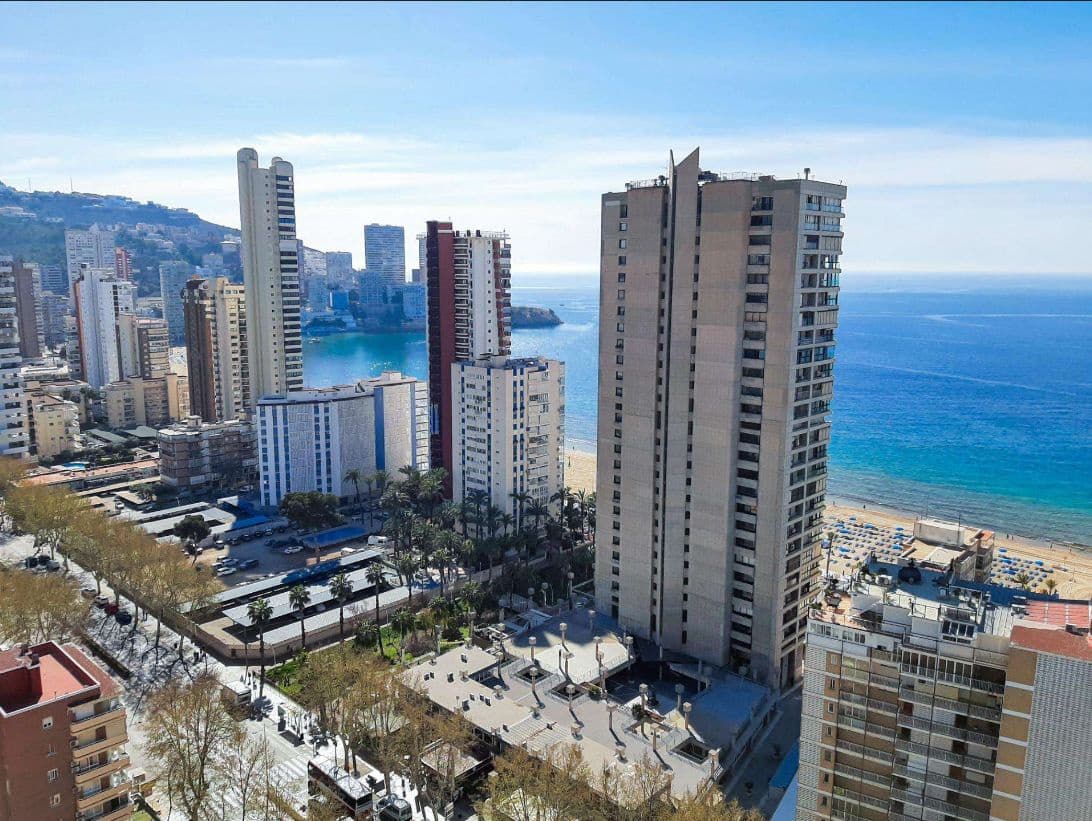 1 soverom Leilighet til salgs i Benidorm med svømmebasseng - € 315 000 (Ref: 9459604)