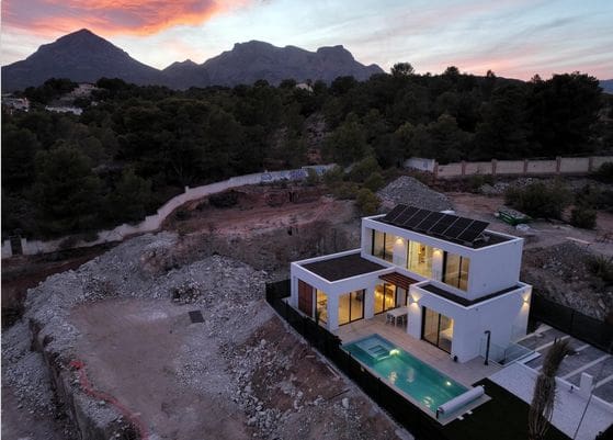 3 soverom Villa til salgs i Alfaz del Pi / L'Alfas del Pi med svømmebasseng garasje - € 760 000 (Ref: 9459605)